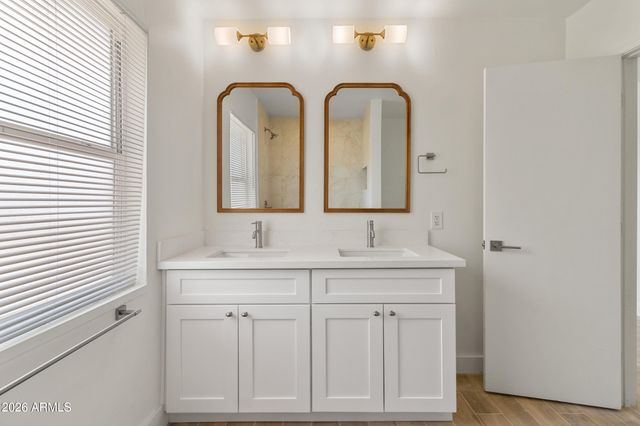 2290 W VILLAGE Drive, Phoenix, AZ 85023
