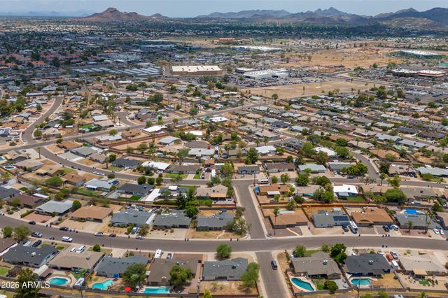 2290 W VILLAGE Drive, Phoenix, AZ 85023