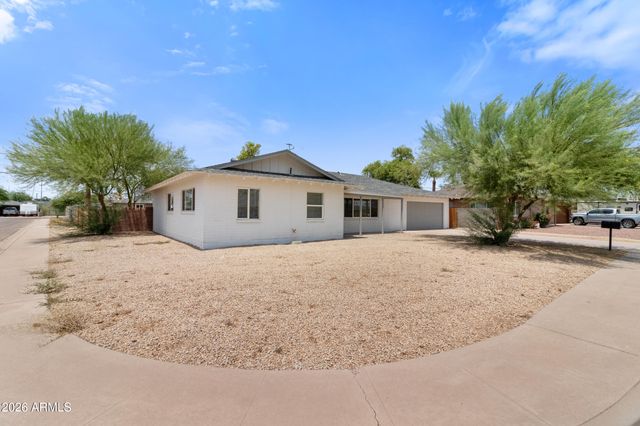 2290 W VILLAGE Drive, Phoenix, AZ 85023