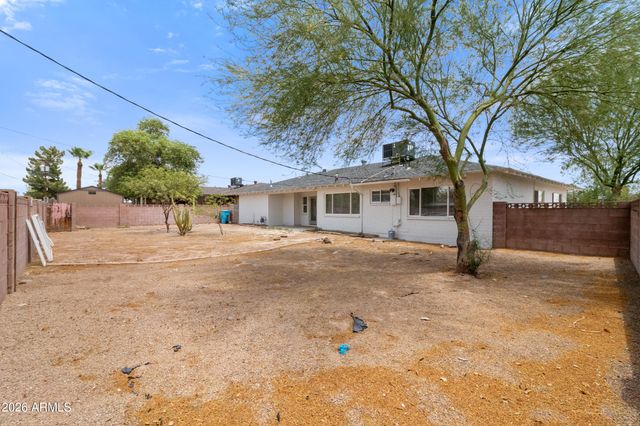 2290 W VILLAGE Drive, Phoenix, AZ 85023