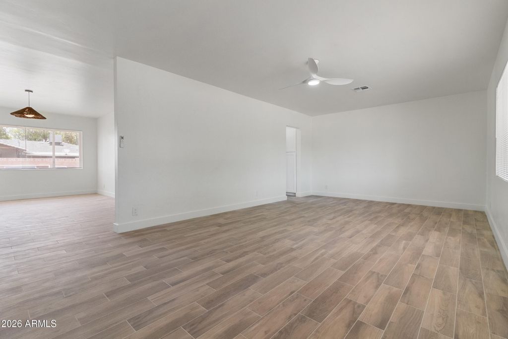 2290 W VILLAGE Drive, Phoenix, AZ 85023 — photo 2
