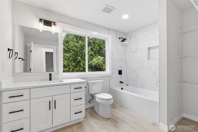 10953 N Madison Avenue NE, Bainbridge Island, WA 98110