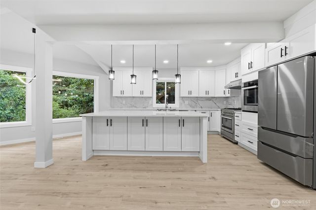 10953 N Madison Avenue NE, Bainbridge Island, WA 98110