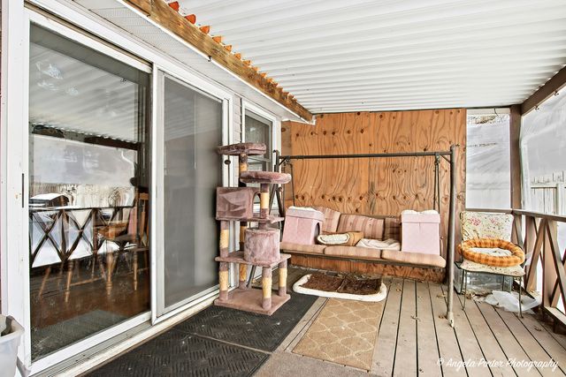 8 E Rollins Road, Round Lake Beach, IL 60073