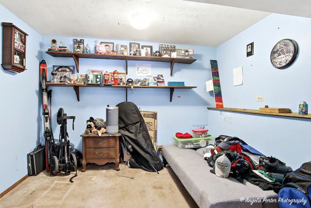 8 E Rollins Road, Round Lake Beach, IL 60073
