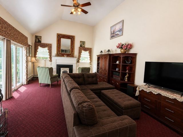 107 Mill St, Franklin, MA 02038