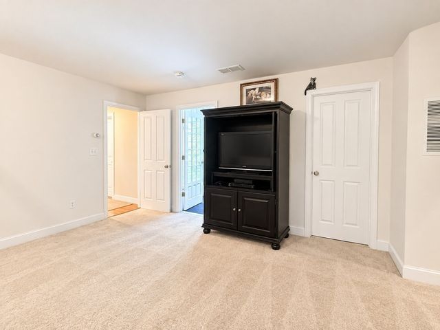 107 Mill St, Franklin, MA 02038
