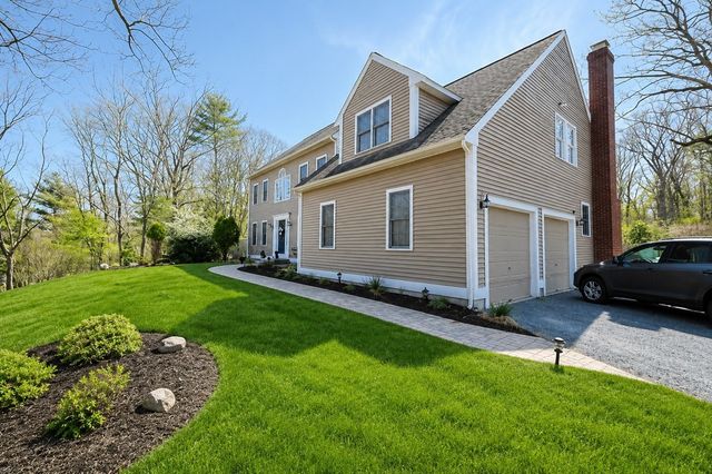 107 Mill St, Franklin, MA 02038