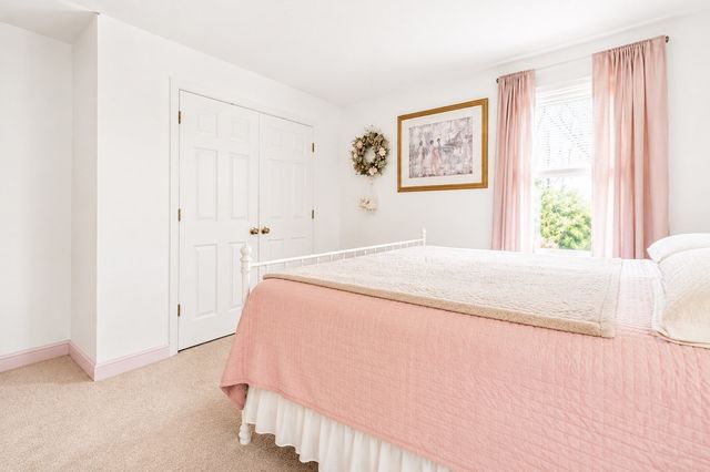 107 Mill St, Franklin, MA 02038