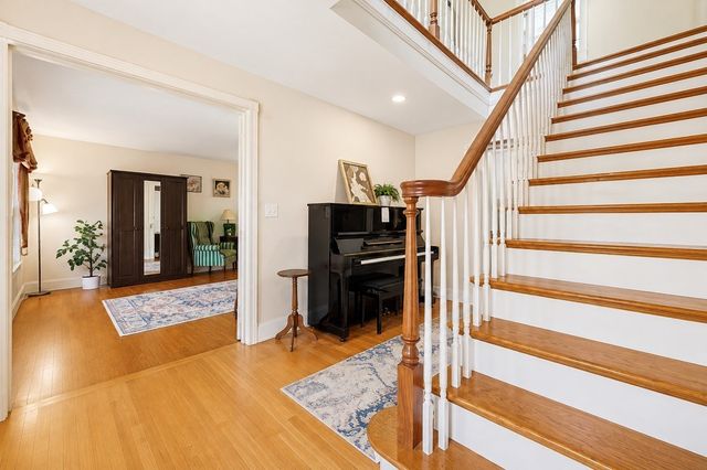 107 Mill St, Franklin, MA 02038