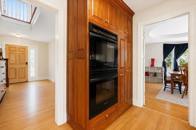 107 Mill St, Franklin, MA 02038