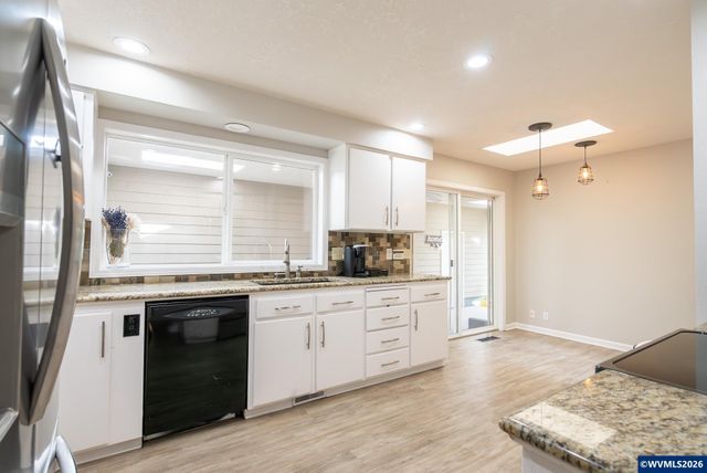 1140 Clover Valley Ct NE, Salem, OR 97317