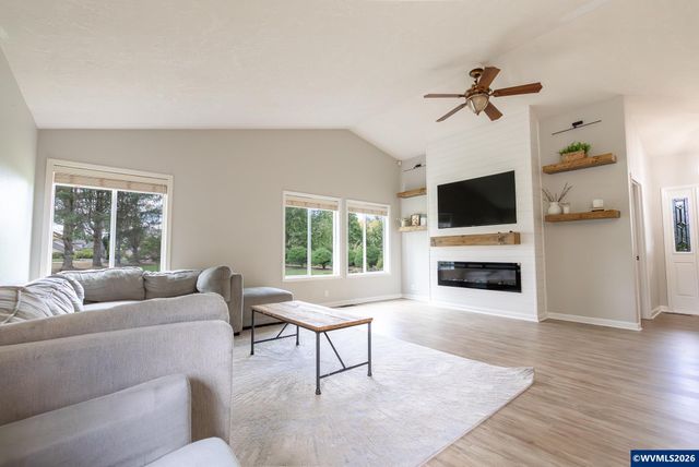 1140 Clover Valley Ct NE, Salem, OR 97317