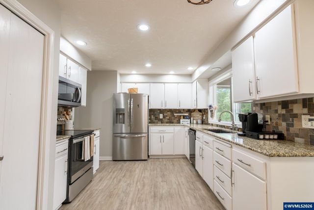 1140 Clover Valley Ct NE, Salem, OR 97317