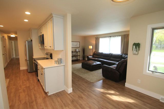 N93W6266 Arbor DRIVE, Cedarburg, WI 53012