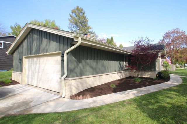 N93W6266 Arbor DRIVE, Cedarburg, WI 53012