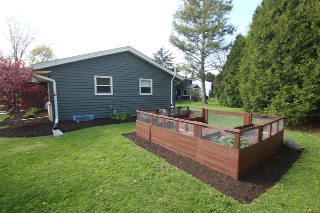 N93W6266 Arbor DRIVE, Cedarburg, WI 53012