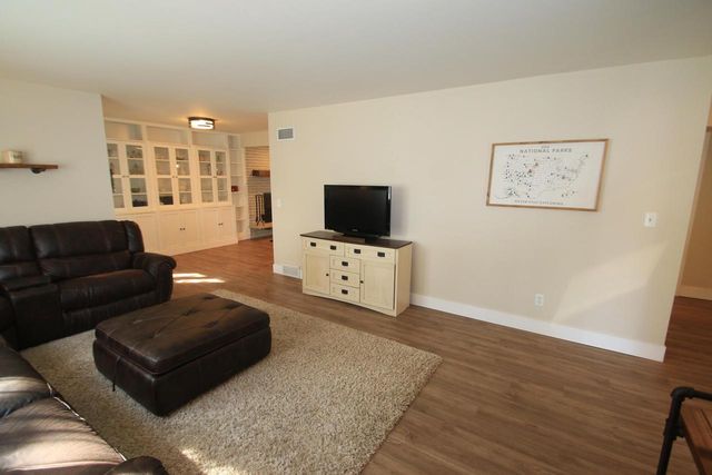 N93W6266 Arbor DRIVE, Cedarburg, WI 53012