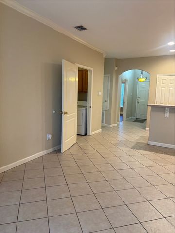 931 Moore Ave, Portland, TX 78374