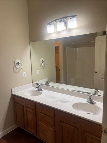931 Moore Ave, Portland, TX 78374