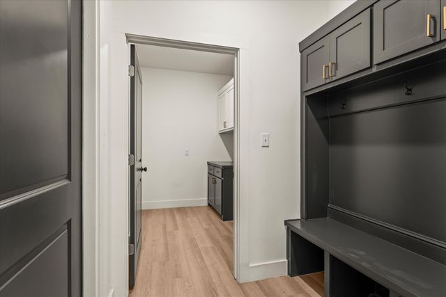 810 N 2nd Street, Wolfforth, TX 79382