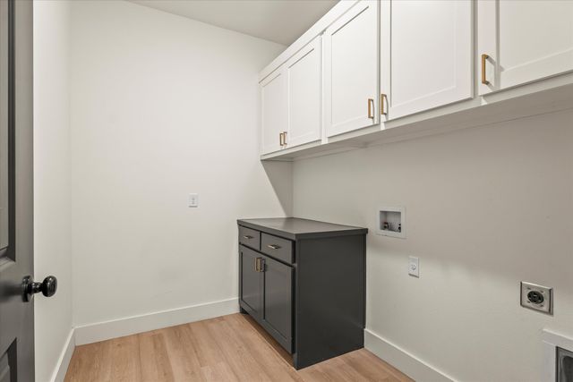 810 N 2nd Street, Wolfforth, TX 79382