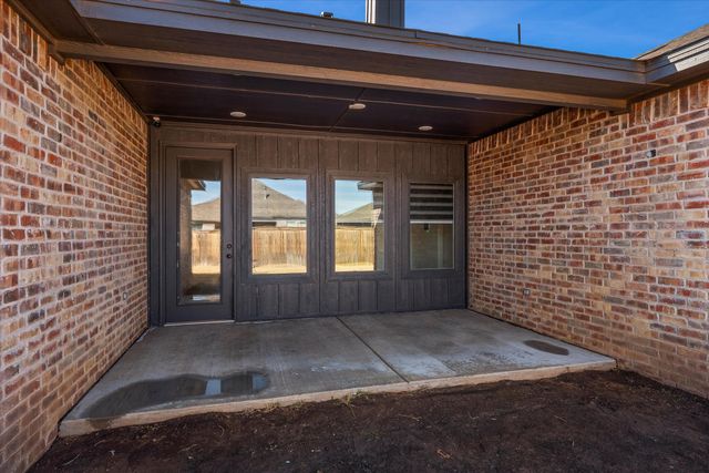 810 N 2nd Street, Wolfforth, TX 79382