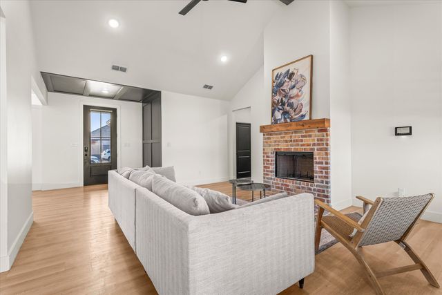 810 N 2nd Street, Wolfforth, TX 79382