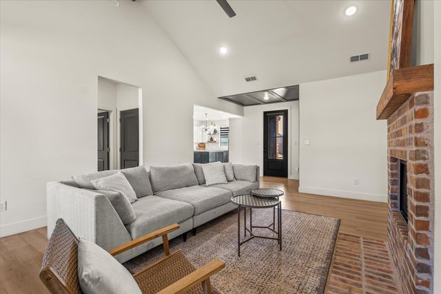 810 N 2nd Street, Wolfforth, TX 79382