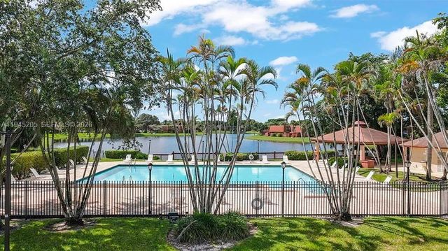 11920 SW 9th Mnr, Davie, FL 33325