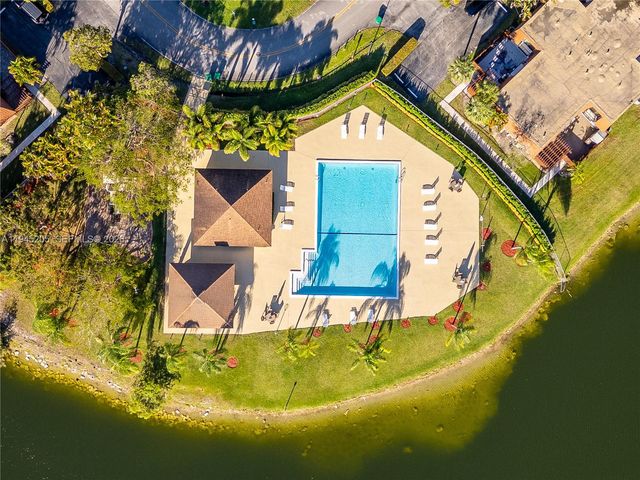 11920 SW 9th Mnr, Davie, FL 33325