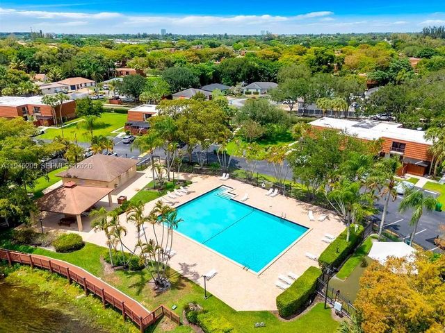 11920 SW 9th Mnr, Davie, FL 33325