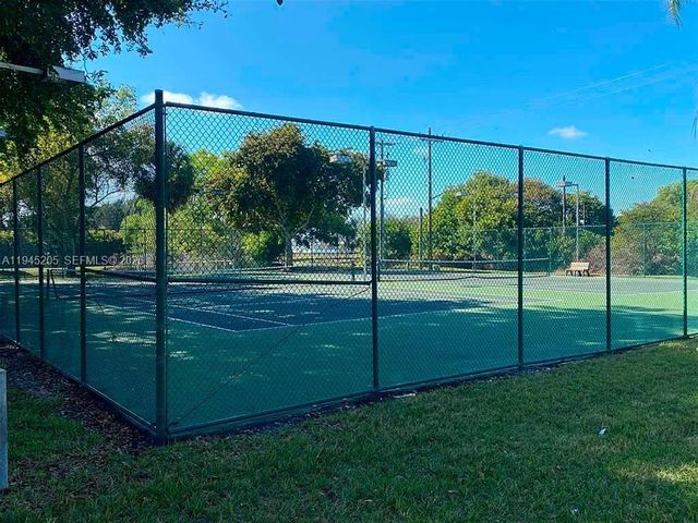 11920 SW 9th Mnr, Davie, FL 33325