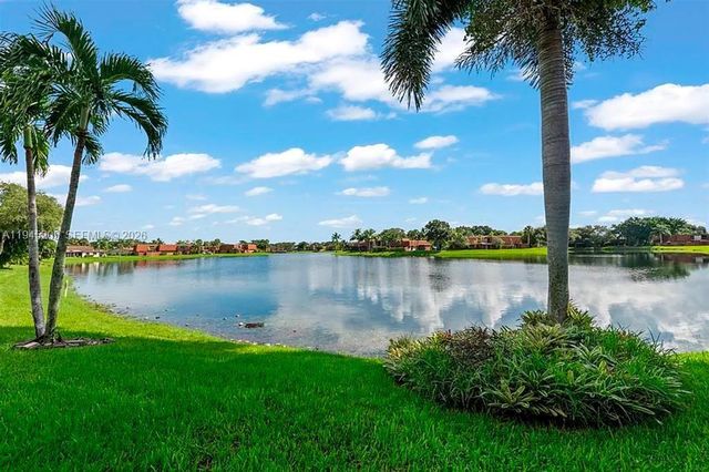 11920 SW 9th Mnr, Davie, FL 33325