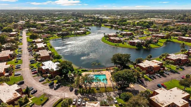 11920 SW 9th Mnr, Davie, FL 33325