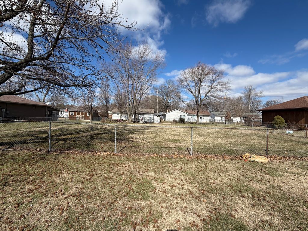 Image 2 of property listing at 0 Frazier Avenue, Centralia, IL 62801