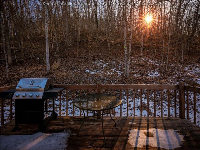 2989 Scary Creek Road, Scott Depot, WV 25560