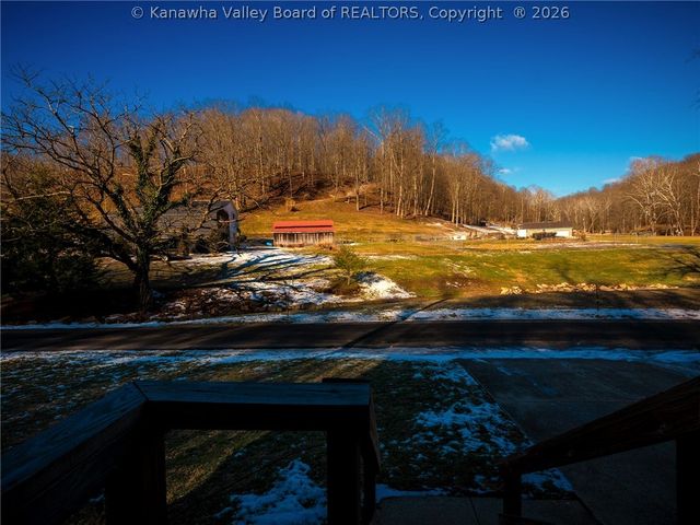 2989 Scary Creek Road, Scott Depot, WV 25560