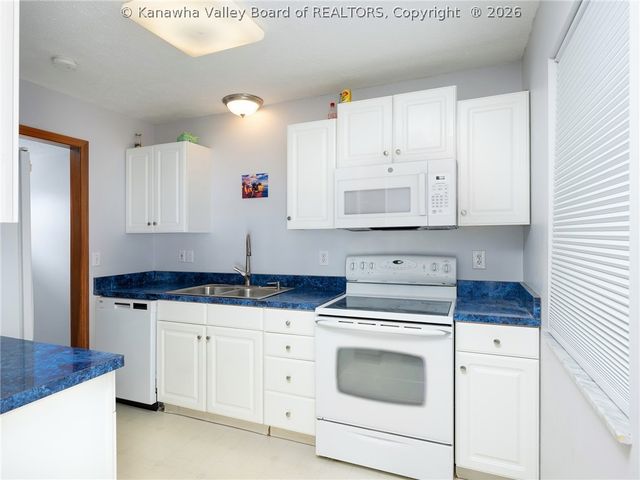 2989 Scary Creek Road, Scott Depot, WV 25560