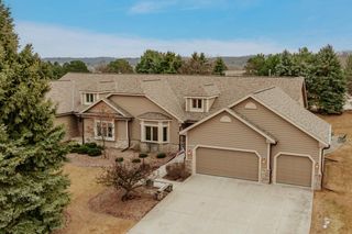 N19W28929 Golf RIDGE N, Pewaukee, WI 53072