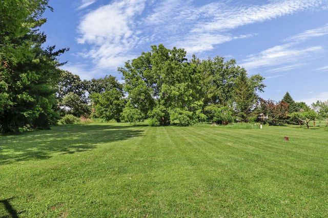 2660 Spring Hill Drive, Stoughton, WI 53589