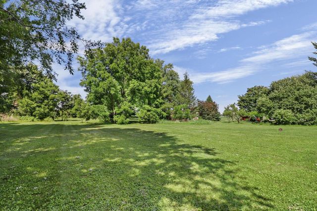 2660 Spring Hill Drive, Stoughton, WI 53589