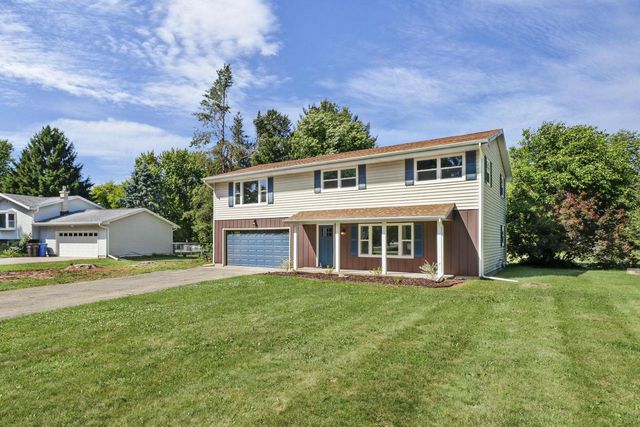 2660 Spring Hill Drive, Stoughton, WI 53589