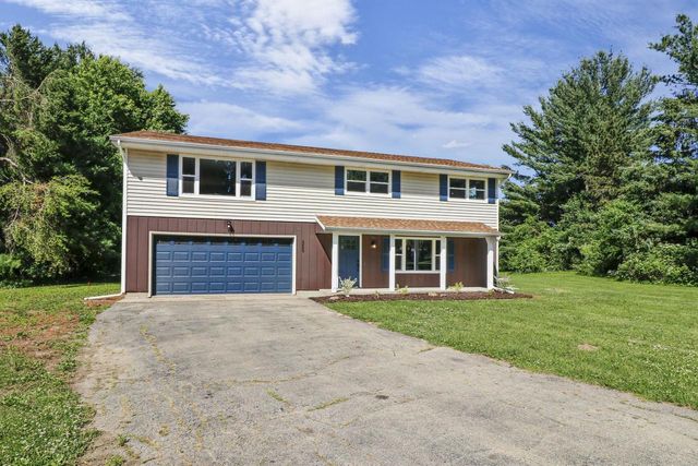 2660 Spring Hill Drive, Stoughton, WI 53589