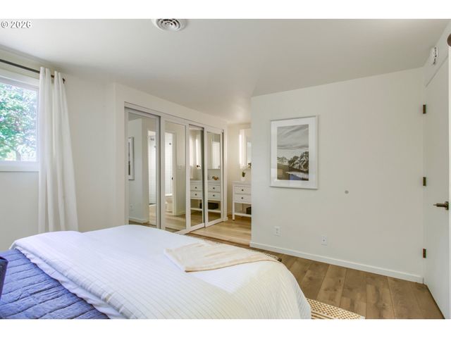 6535 Sw MILES Ct, Portland, OR 97223