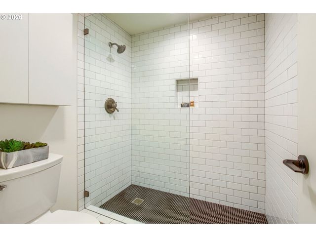 6535 Sw MILES Ct, Portland, OR 97223