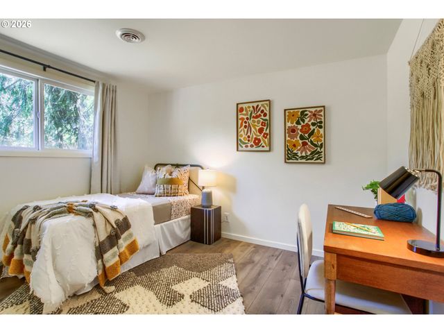 6535 Sw MILES Ct, Portland, OR 97223