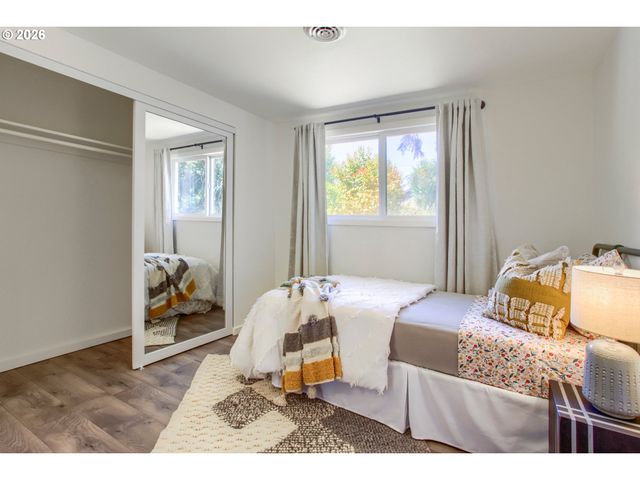 6535 Sw MILES Ct, Portland, OR 97223