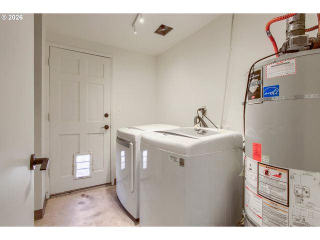 6535 Sw MILES Ct, Portland, OR 97223