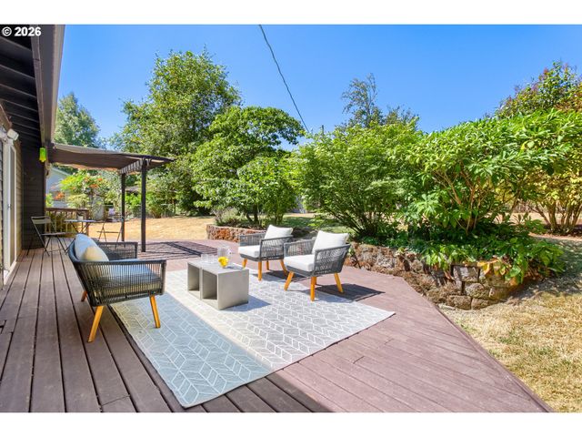 6535 Sw MILES Ct, Portland, OR 97223